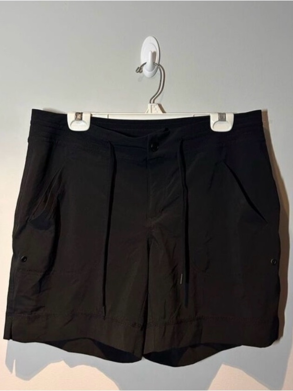 Athleta Ricon Bermuda black shorts size 12 C20-40